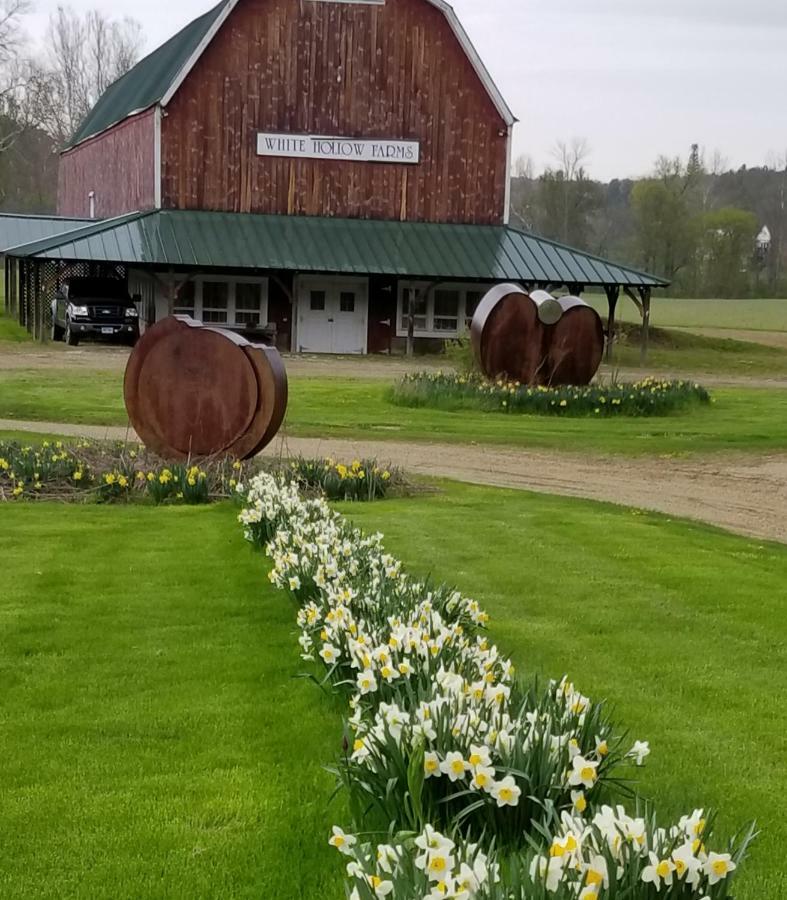 The Inn At White Hollow Farm Солсбери Экстерьер фото
